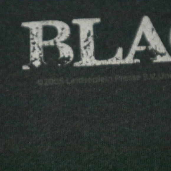 2005 AC/DC Back in Black Tee T-shirt Sz Medium Men Sz LG Women - Picture 4 of 4